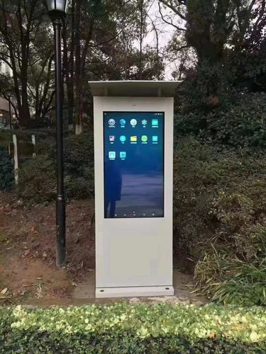 户外广告机 智慧城市发展的关键触角与信息枢纽