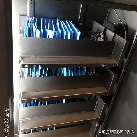 从功能单一到应有尽有，共享多功能广告机亮相珠海
